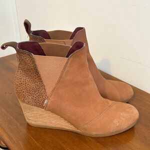Toms Tan and Brown Wedge Ankle Boots